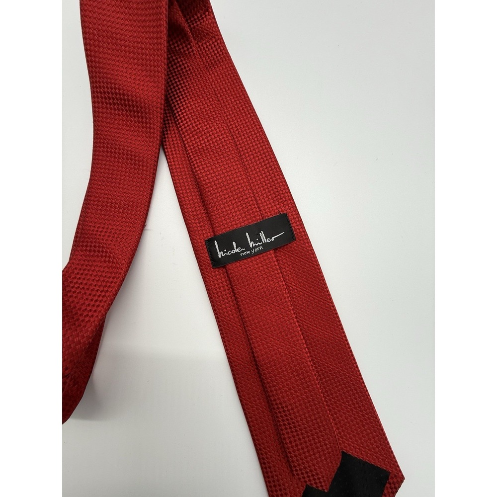 Nicole Miller New York Solid Red Men's Necktie 3.5"x 57" 100% Silk - Picture 2 of 6